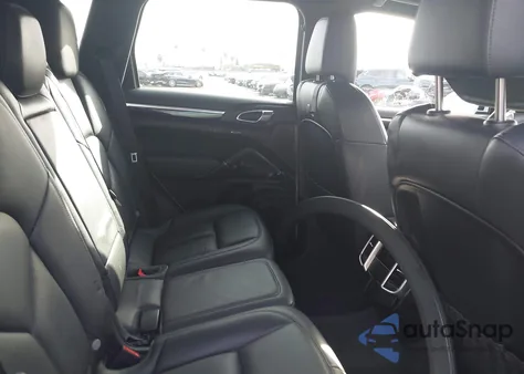 2016 Porsche Cayenne Diesel z USA, uszkodzony, nr VIN WP1AF2A29GKA40427